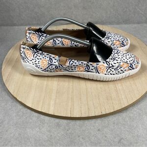 UIN Women Tulip in May 4 Menorca III Size 7.5 Slip OnShoe Satin Silk Ballet Flat